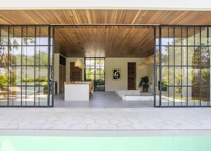 Villa The Dreamland By The Young Uluwatu (Bali)