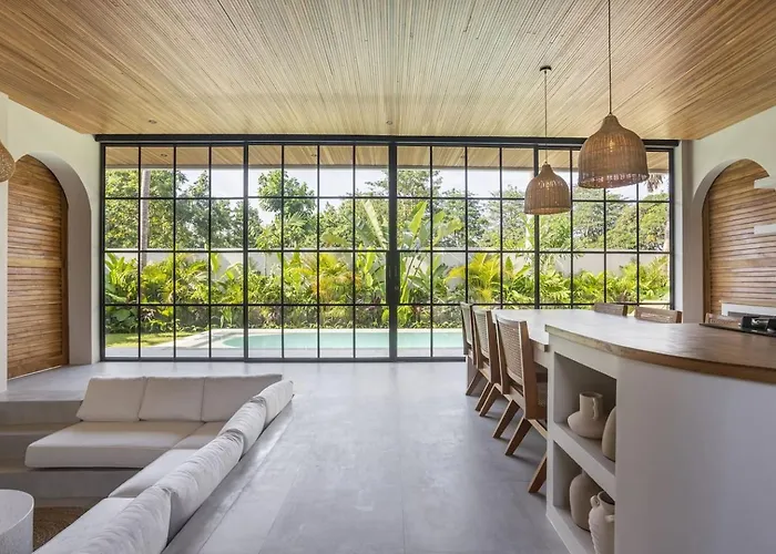 The Dreamland By The Young * Uluwatu (Bali)
