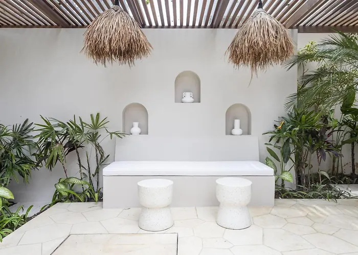 Villa The Dreamland By The Young Uluwatu (Bali)